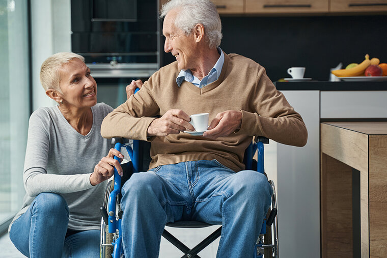 Senior im Rollstuhl